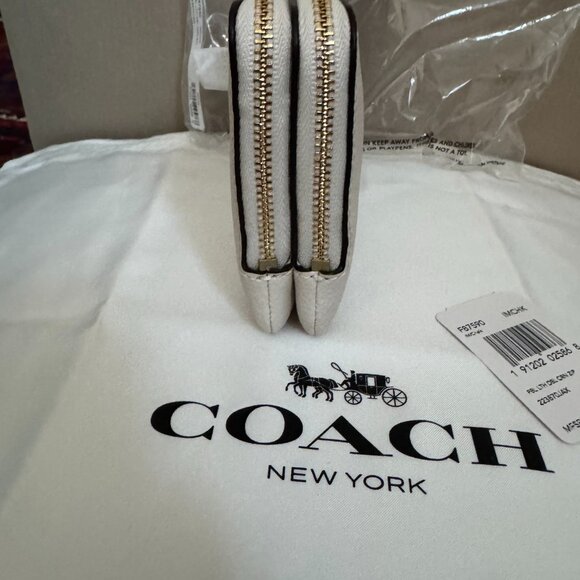 COACH Double Zip Chalk Leather Wristlet NWT - Picture 2 of 7
